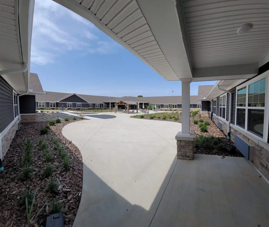 patio area at Charter Senior Living of Murray